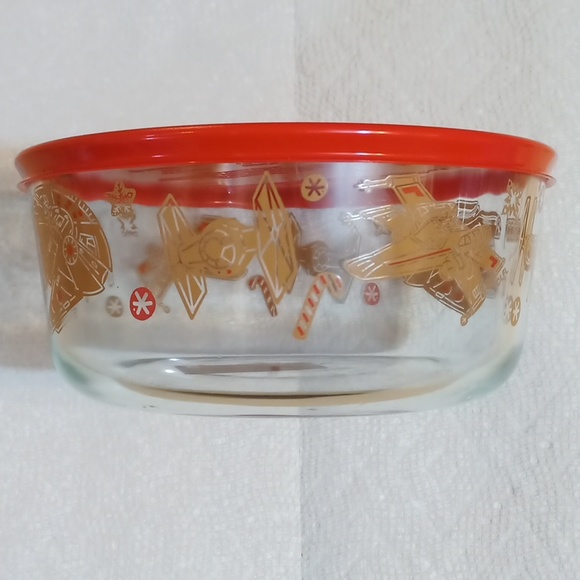 Star Wars Death Star Christmas Pyrex Glass Food Storage Container Bowl - Picture 2 of 12
